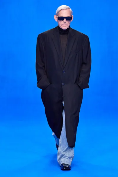 Look 14